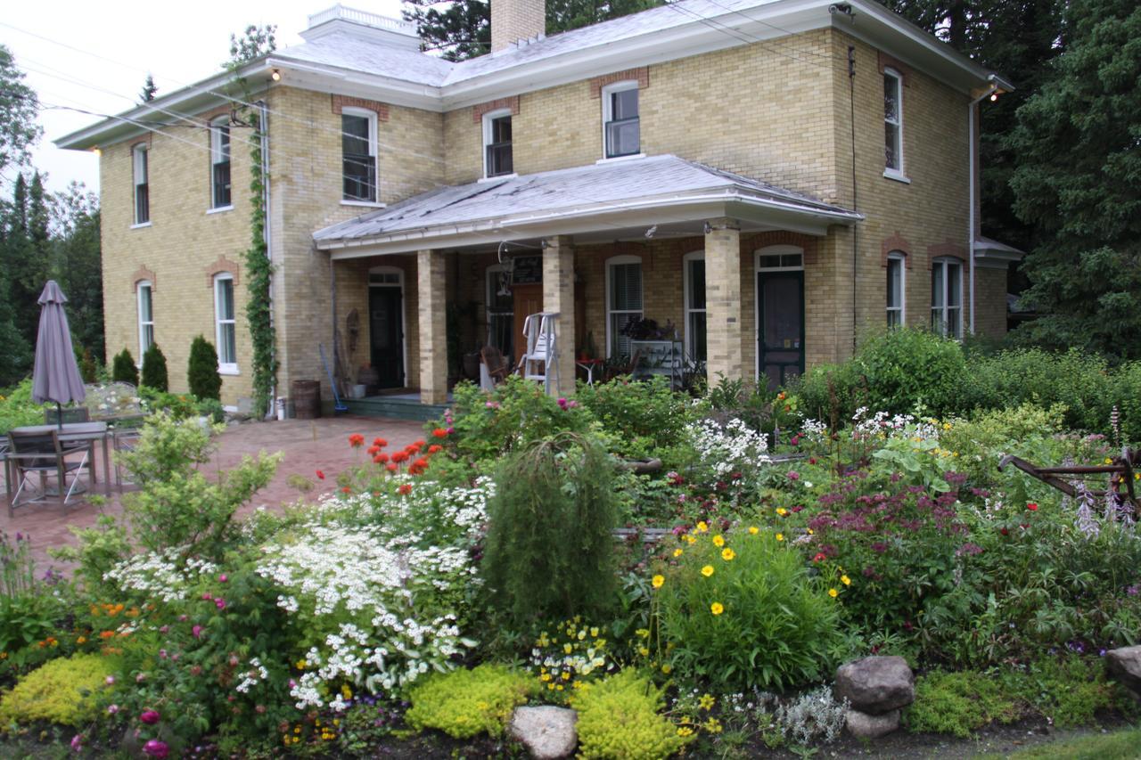Auberge Taylor Manor 세인트-조지스 외부 사진