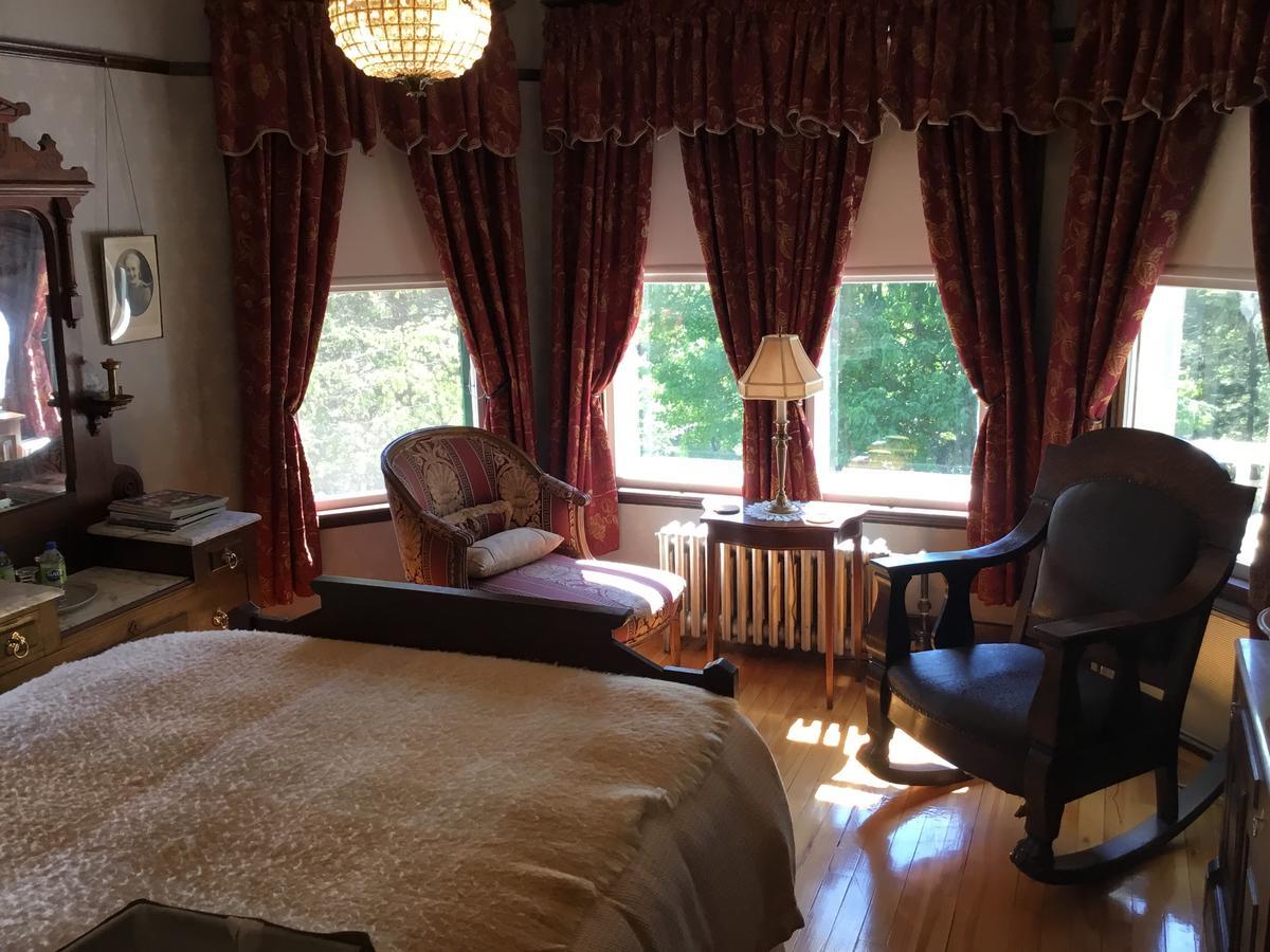 Auberge Taylor Manor 세인트-조지스 외부 사진